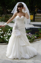 Красиваое и оригинальное свадебное платье